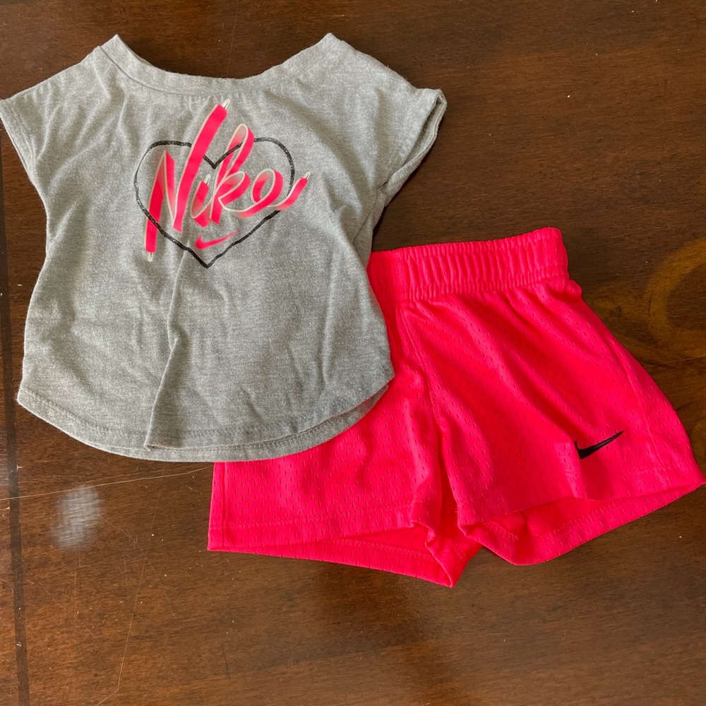 Nike shorts outfit
